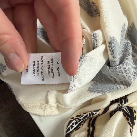 Elegant Women's Blouse with Black and Cream Floral Design - Picture 6 of 7